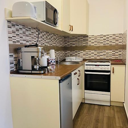 Weninger Studio Apartman Kiskunhalas Eksteriør bilde