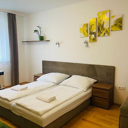 Weninger Studio Apartman Kiskunhalas Eksteriør bilde