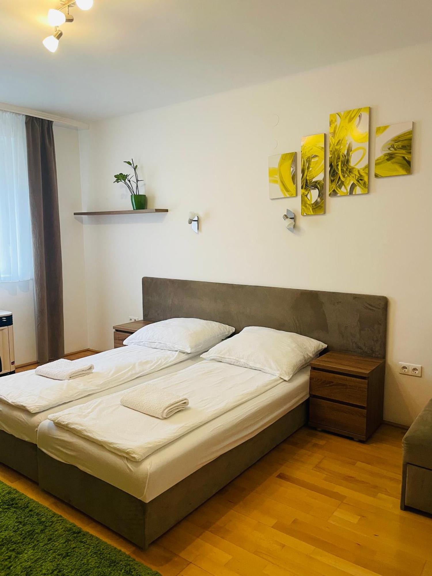 Weninger Studio Apartman Kiskunhalas Eksteriør bilde